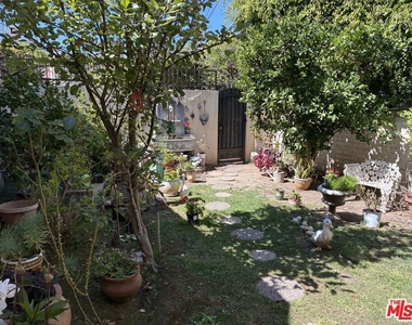 341 S Palm Drive - Photo Thumbnail 9