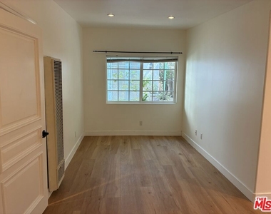 341 S Palm Drive - Photo Thumbnail 4