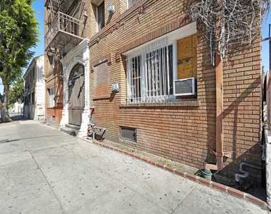 812 S Westlake Avenue - Photo Thumbnail 1