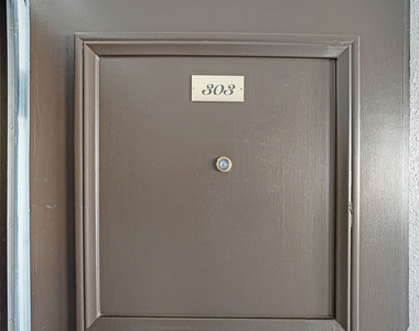 812 S Westlake Avenue - Photo Thumbnail 2