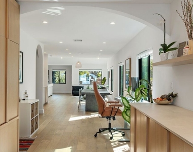 1861 W 38th Street - Photo Thumbnail 19