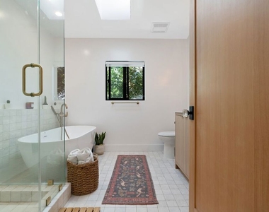 1861 W 38th Street - Photo Thumbnail 27