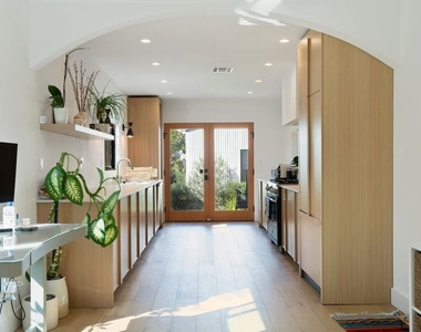 1861 W 38th Street - Photo Thumbnail 13