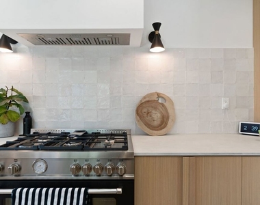 1861 W 38th Street - Photo Thumbnail 16