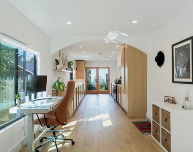 1861 W 38th Street - Photo Thumbnail 12