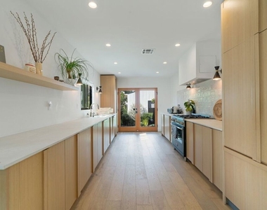 1861 W 38th Street - Photo Thumbnail 14