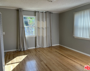4068 Madison Avenue - Photo Thumbnail 7