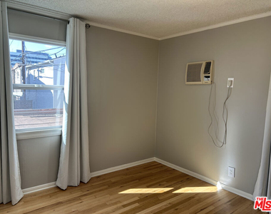 4068 Madison Avenue - Photo Thumbnail 15