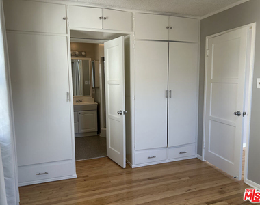 4068 Madison Avenue - Photo Thumbnail 16