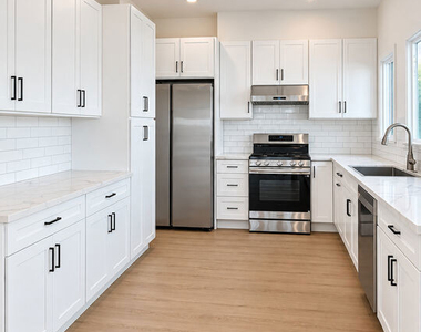 233 N Berendo Street - Photo Thumbnail 6