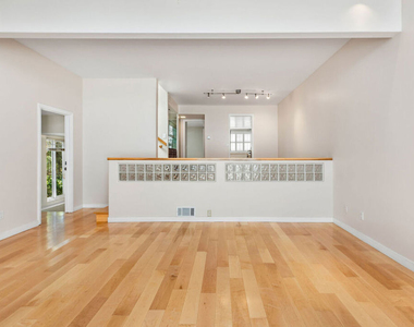17207 Palisades Circle - Photo Thumbnail 1