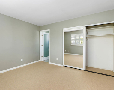 17207 Palisades Circle - Photo Thumbnail 14