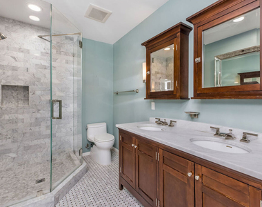17207 Palisades Circle - Photo Thumbnail 10