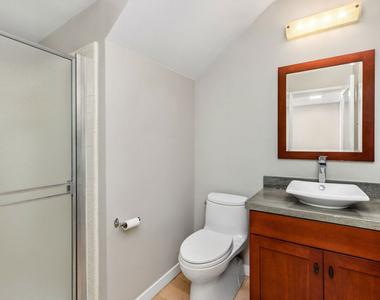 17207 Palisades Circle - Photo Thumbnail 19