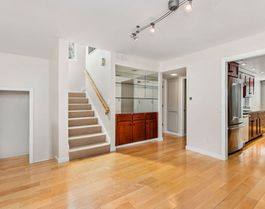17207 Palisades Circle - Photo Thumbnail 5