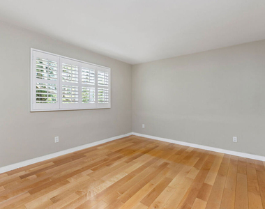 17207 Palisades Circle - Photo Thumbnail 17