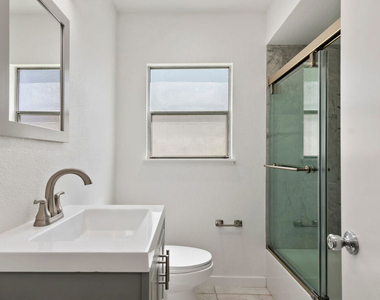 3635 Kalsman Drive - Photo Thumbnail 12