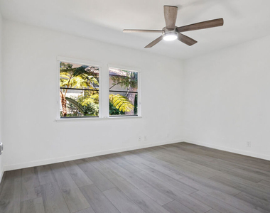 3635 Kalsman Drive - Photo Thumbnail 8