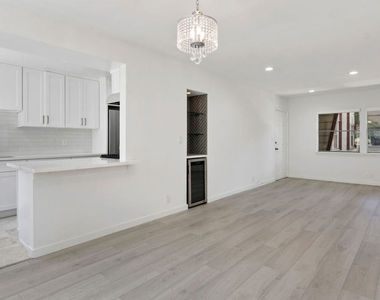3635 Kalsman Drive - Photo Thumbnail 5