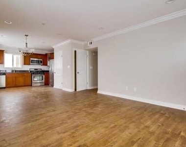 1201 1/2 S Catalina Street - Photo Thumbnail 7