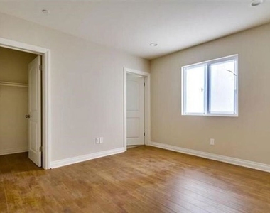 1201 1/2 S Catalina Street - Photo Thumbnail 8