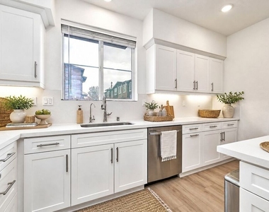 11737 Florence Avenue - Photo Thumbnail 3