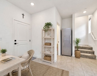 11737 Florence Avenue - Photo Thumbnail 10