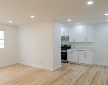 835 S Sherbourne Drive - Photo Thumbnail 1