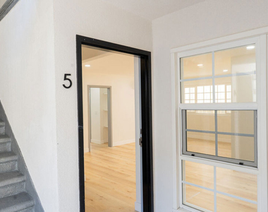 835 S Sherbourne Drive - Photo Thumbnail 16