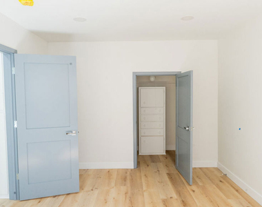 835 S Sherbourne Drive - Photo Thumbnail 13