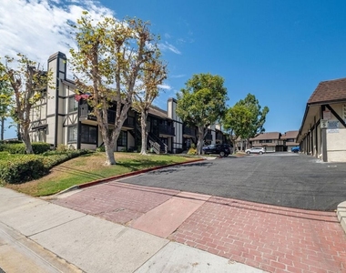 351 S Monte Vista Street - Photo Thumbnail 17