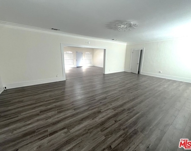 4443 Ambrose Avenue - Photo Thumbnail 18