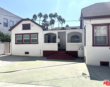 4443 Ambrose Avenue - Photo Thumbnail 24