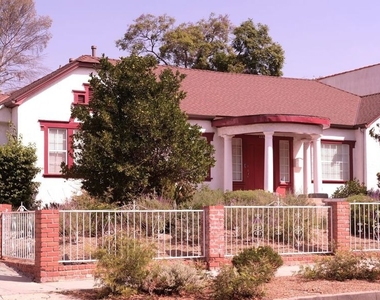 4443 Ambrose Avenue - Photo Thumbnail 2