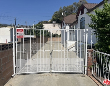 4443 Ambrose Avenue - Photo Thumbnail 7