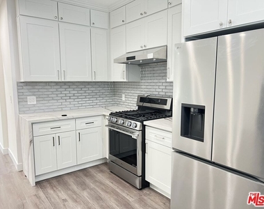 4443 Ambrose Avenue - Photo Thumbnail 4