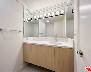 320 N Maple Drive - Photo Thumbnail 28