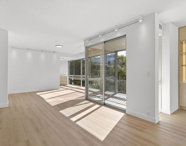 320 N Maple Drive - Photo Thumbnail 23
