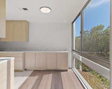 320 N Maple Drive - Photo Thumbnail 11