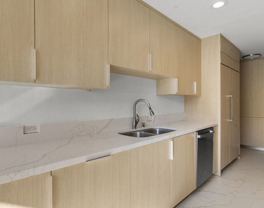 320 N Maple Drive - Photo Thumbnail 10