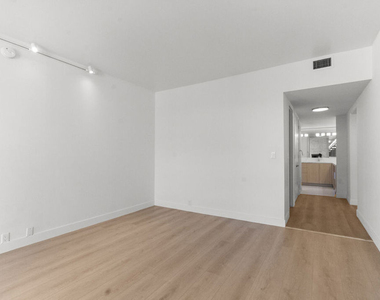 320 N Maple Drive - Photo Thumbnail 20