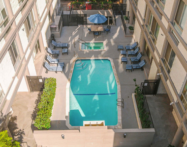 320 N Maple Drive - Photo Thumbnail 7