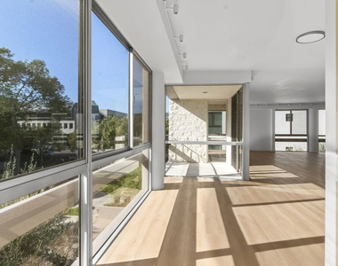 320 N Maple Drive - Photo Thumbnail 13