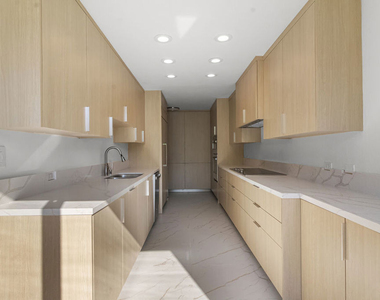 320 N Maple Drive - Photo Thumbnail 9