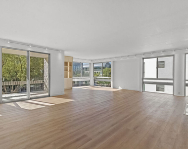 320 N Maple Drive - Photo Thumbnail 17