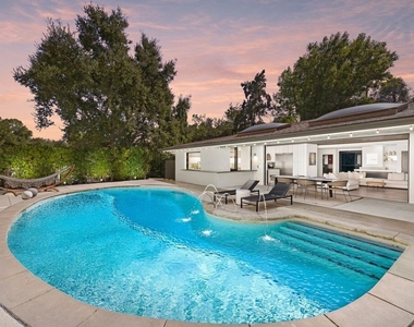 16957 Mooncrest Drive - Photo Thumbnail 25