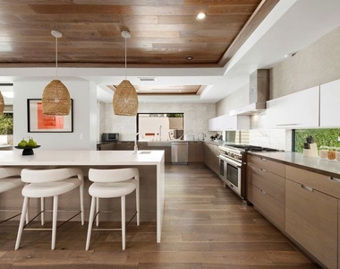 16957 Mooncrest Drive - Photo Thumbnail 6