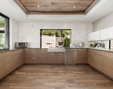 16957 Mooncrest Drive - Photo Thumbnail 9