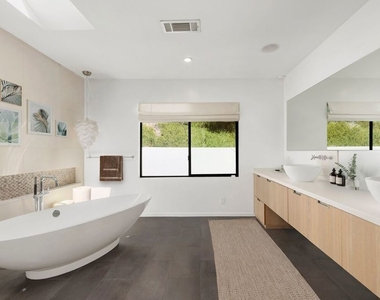 16957 Mooncrest Drive - Photo Thumbnail 13
