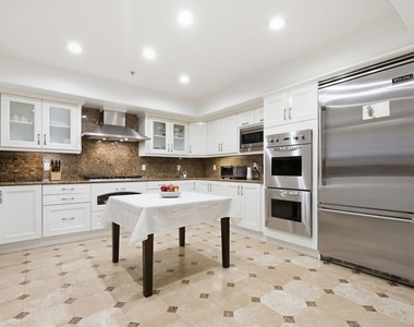 11908 Darlington Avenue - Photo Thumbnail 2